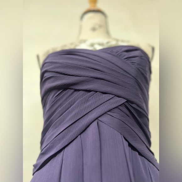 David’s Bridal Dark Purple Strapless Chiffon Bridesmaid Dress Size: 4 - Picture 4 of 8